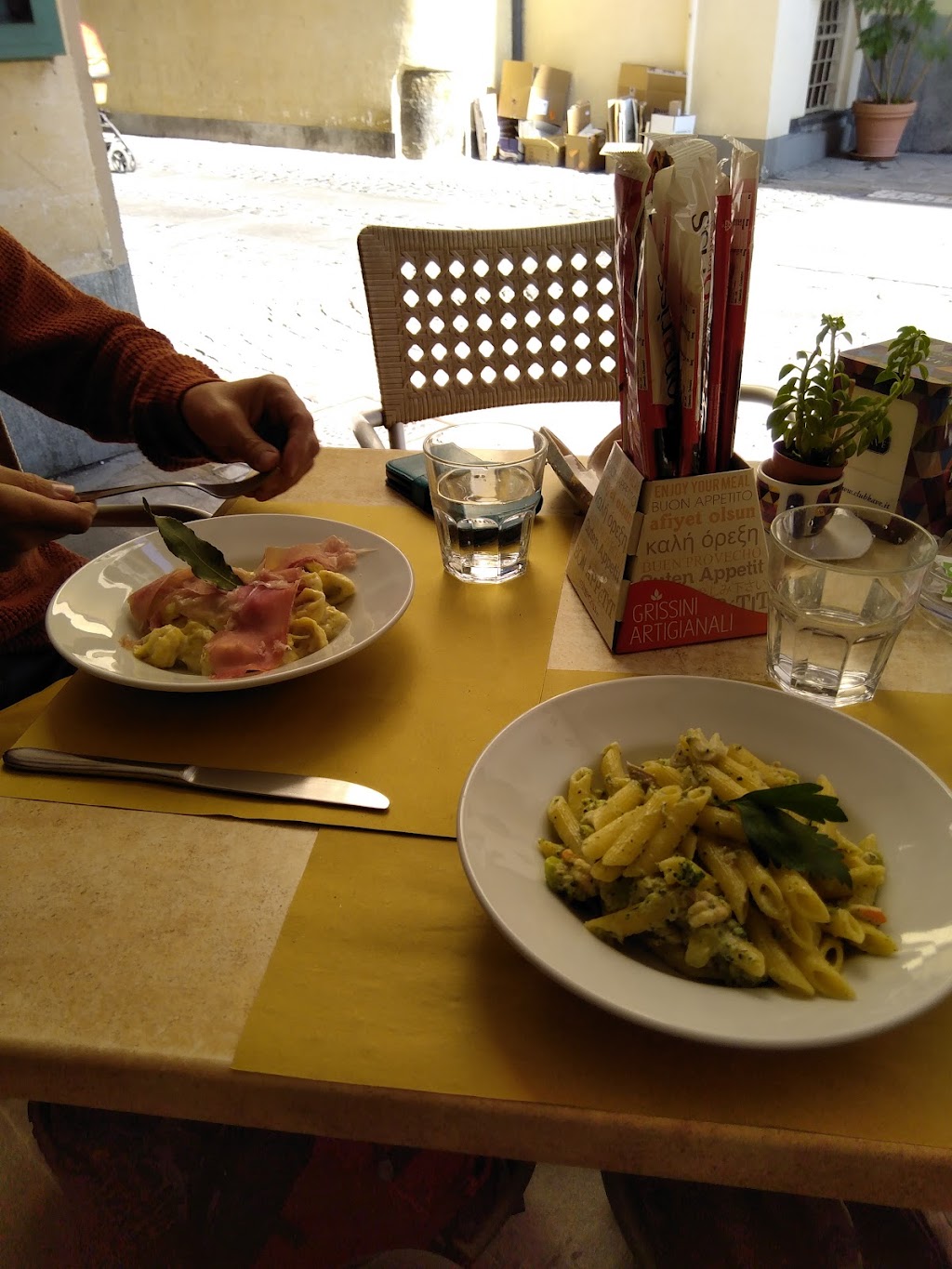 Village Art Cafè
