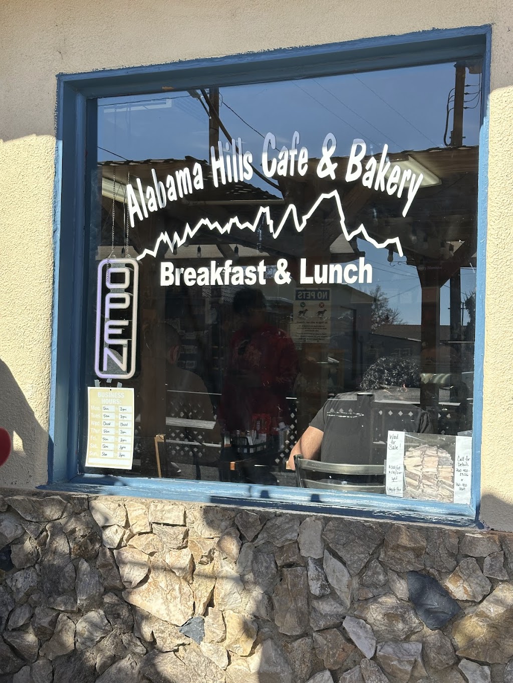 Alabama Hills Cafe & Bakery