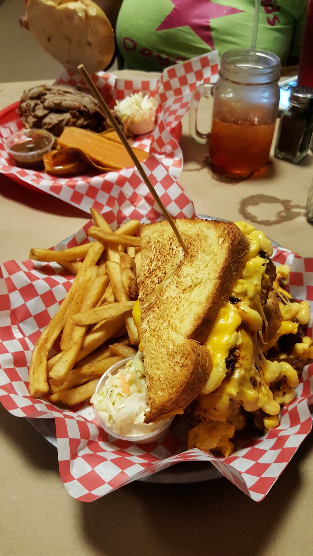 Daddy'Os BBQ & Sports Bar