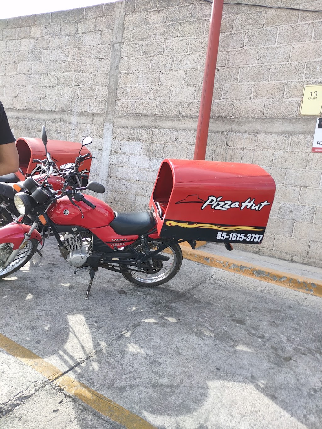 Pizza Hut