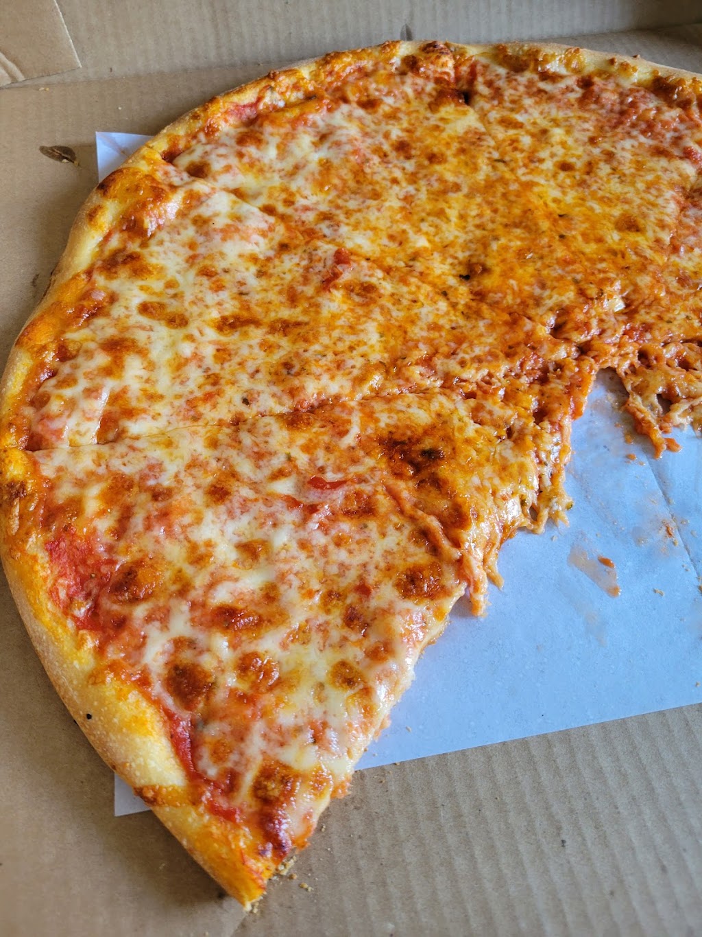 Previti Pizza & Papazzio Dining, New Hyde Park, NY