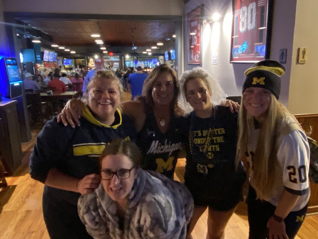 Scores Sports Bar & Grill