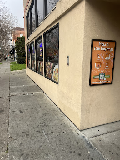 Round Table Pizza