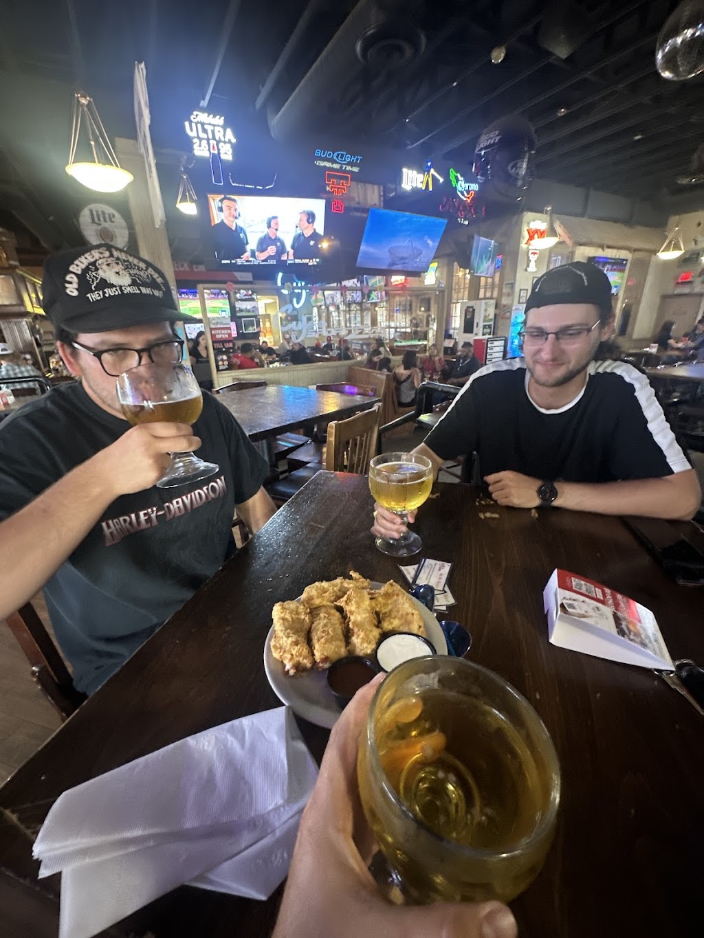 Cujo's Sports Bar & Grill