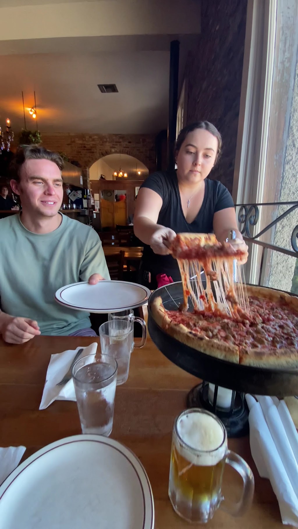 Old Chicago Pizza, Petaluma, CA