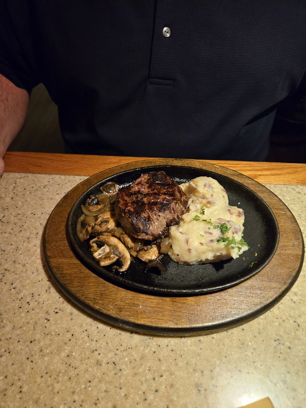 Applebee's, Utica, NY