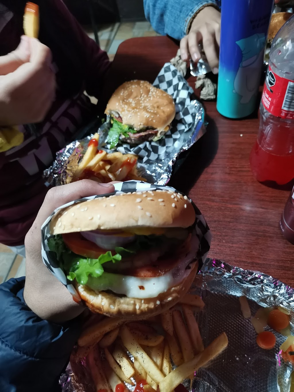 Macho's Burguers