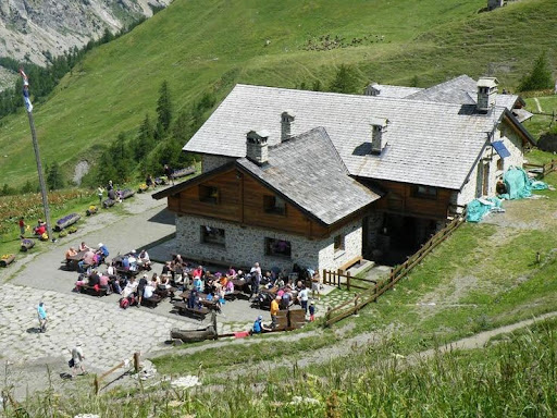 Bar On The Road
