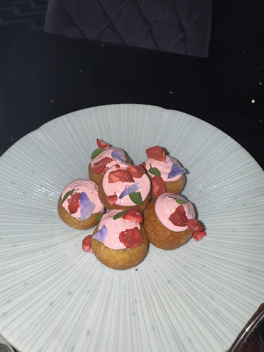 Level Restaurant & Bar