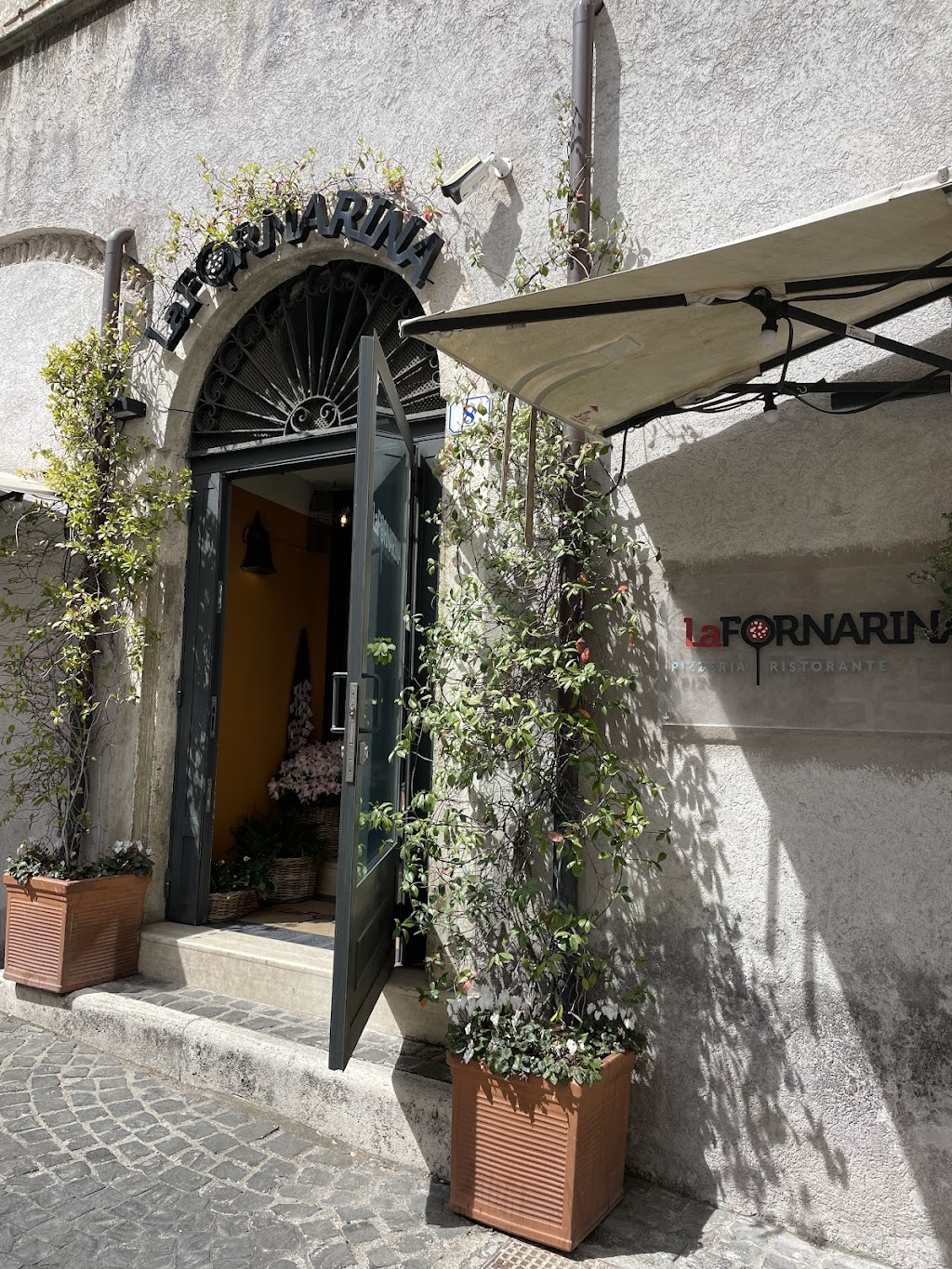 La Fornarina