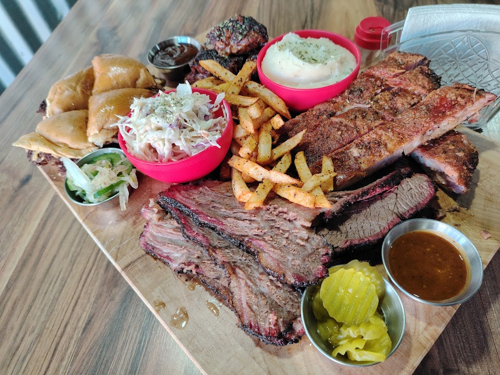 RAUCHEN BBQ & Emparedados