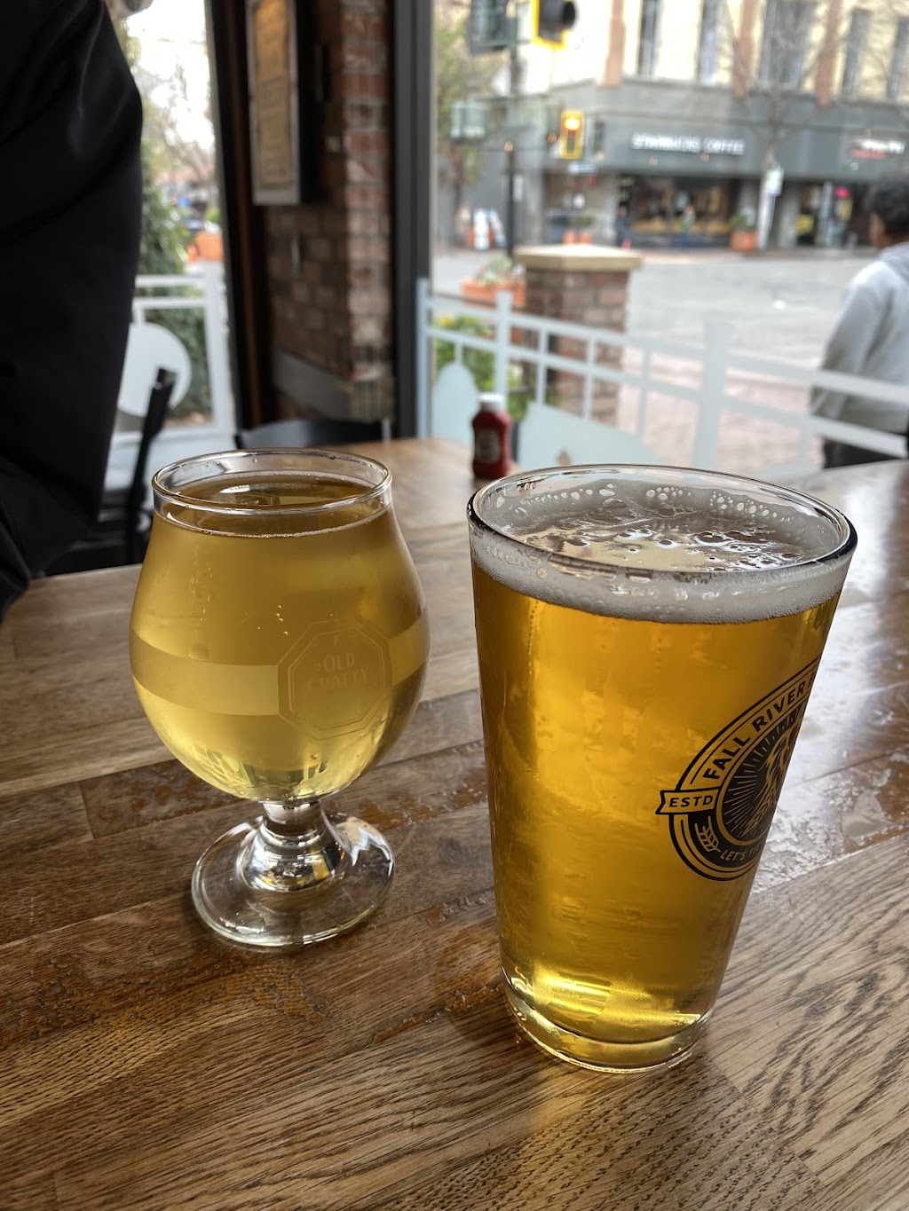 Burgers 'n Brew
