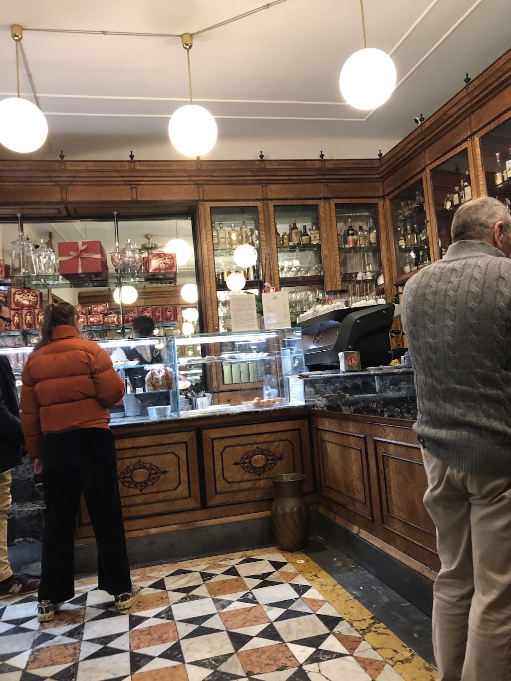 Bar Pasticceria Cavo, Via Lomellini