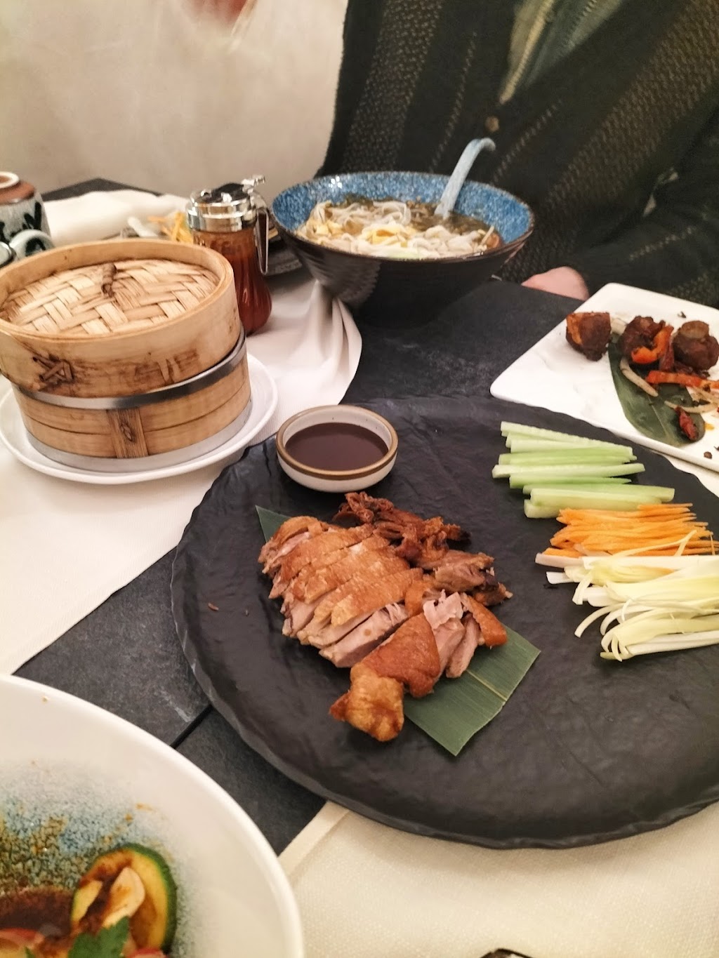 Dim Sum Ye, Varese