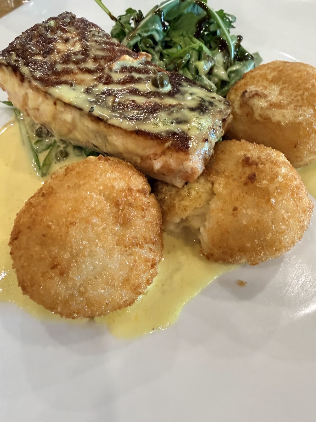 Main 101 Grill and Bar