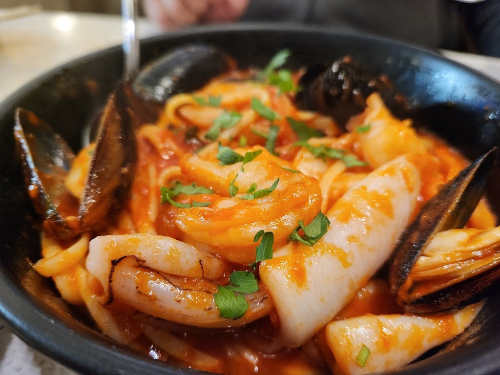 EMC Seafood & Raw Bar
