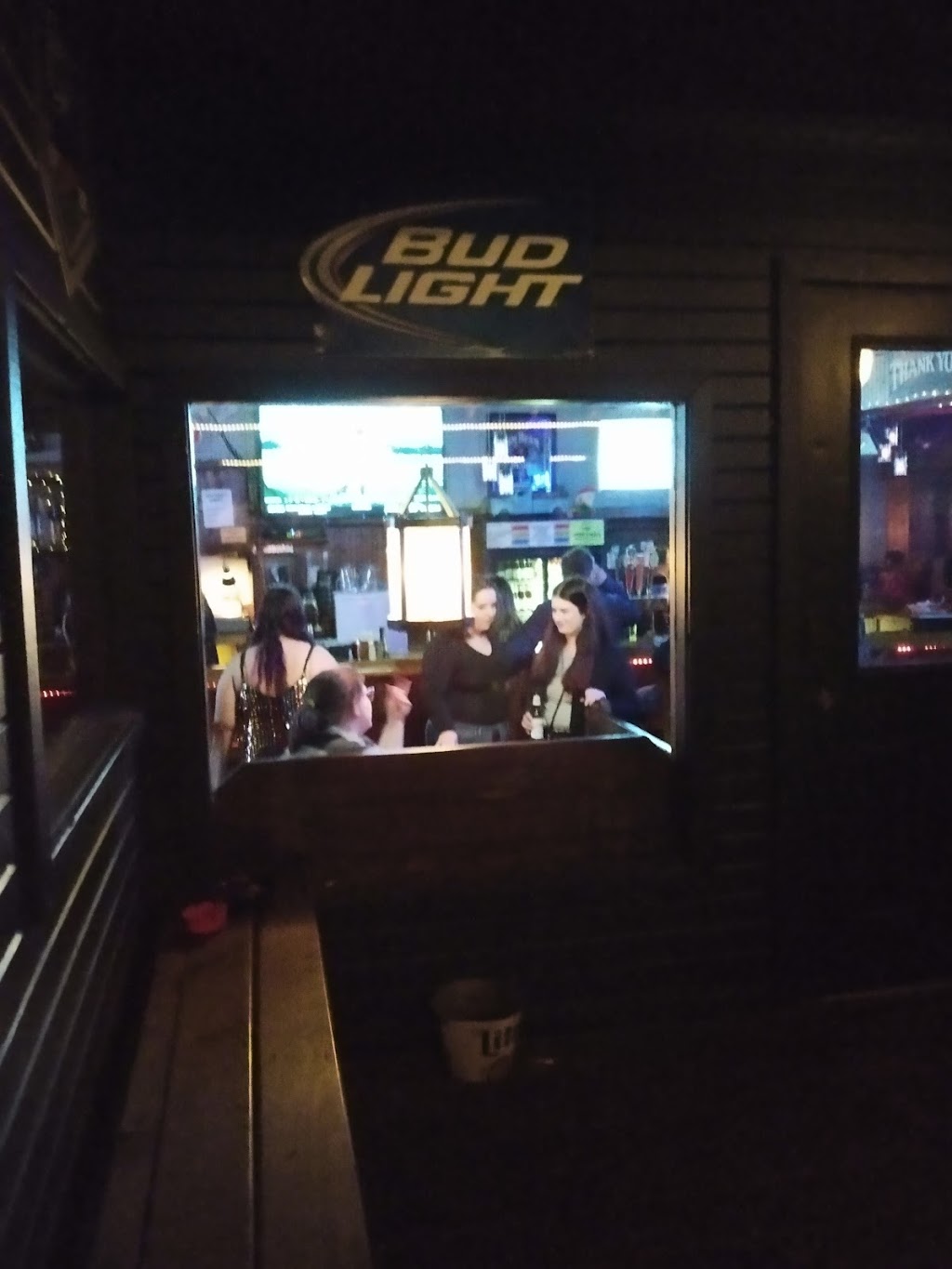 Shorts Bar and Grill