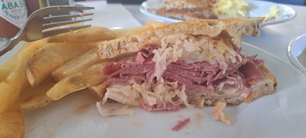 Victor's Deli & Restaurant