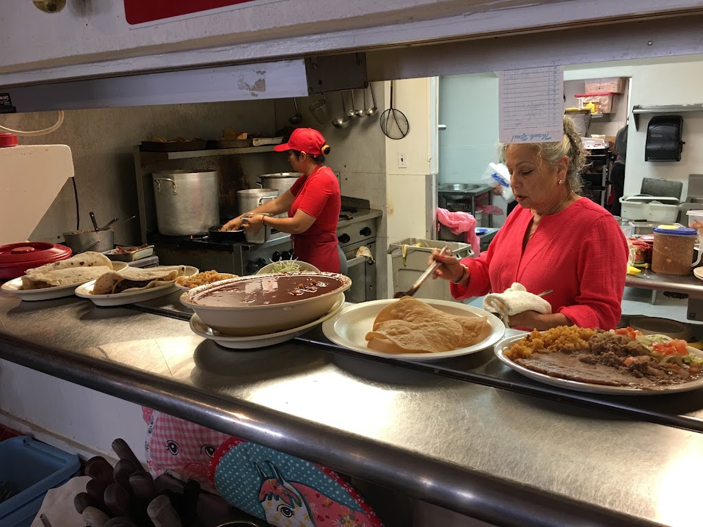 Mague's Cafe
