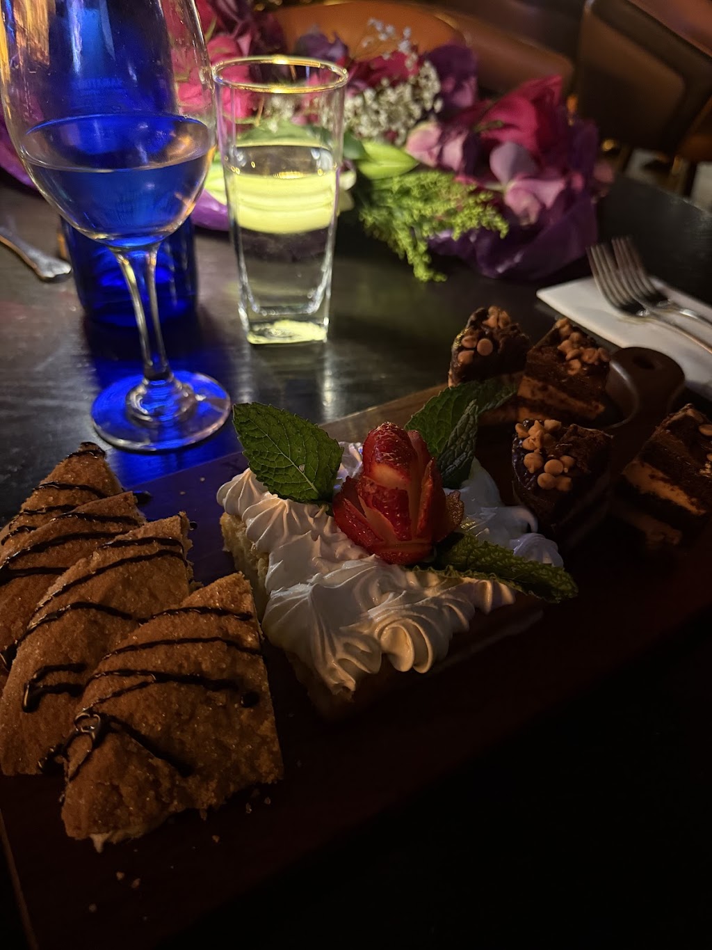 Demiri Lounge