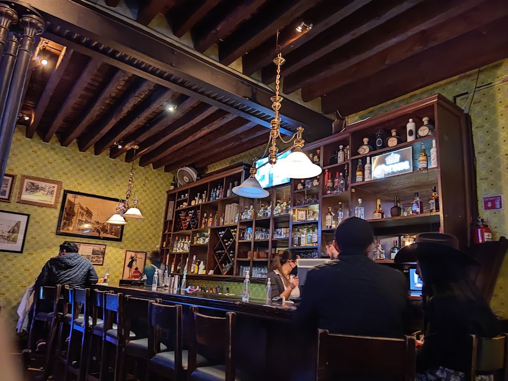 La Famosa Cantina Tipica