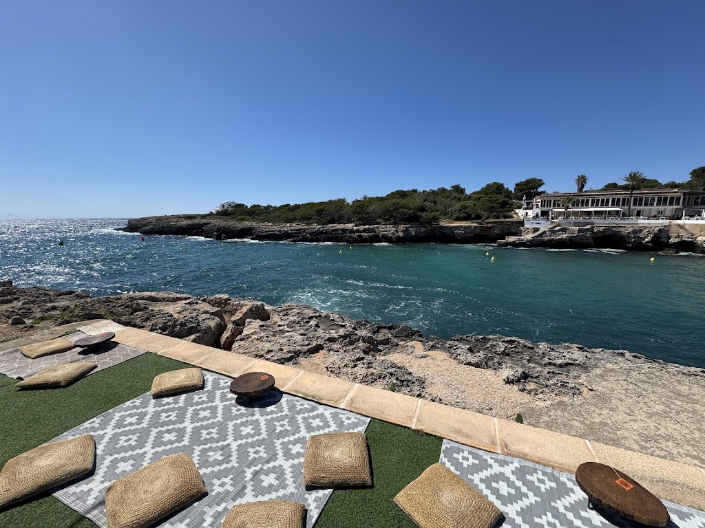 Hola Ola Mediterranean Beach