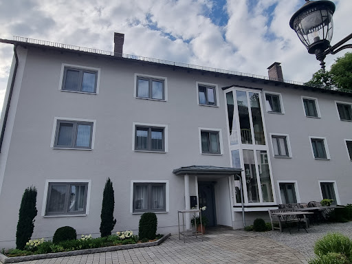 Hotel Burgwirt GmbH