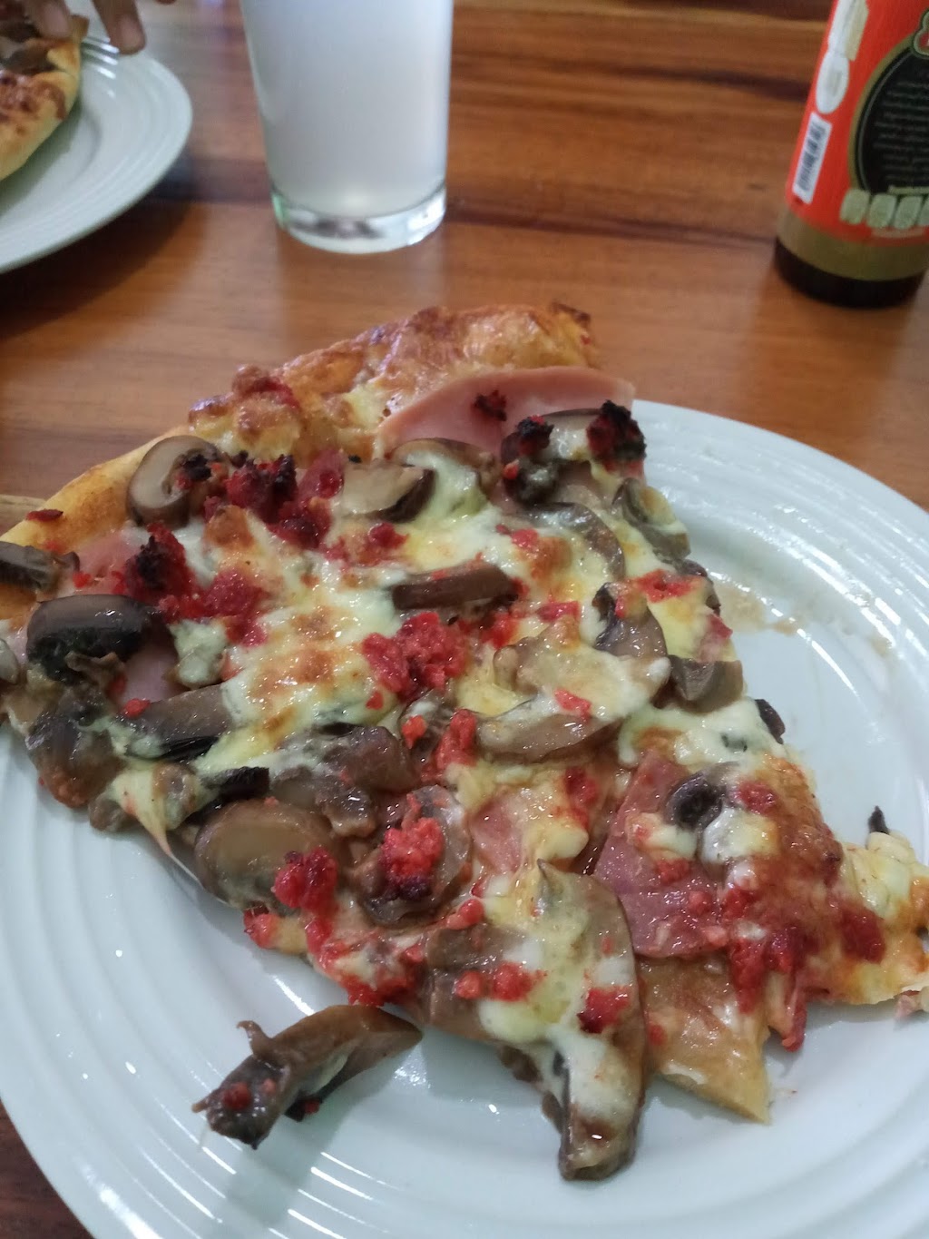 Cocina y Pizzería "Tropical"