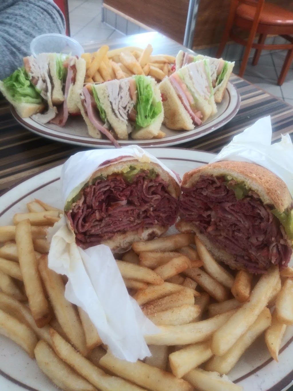 Tom’s Famous Family Burgers