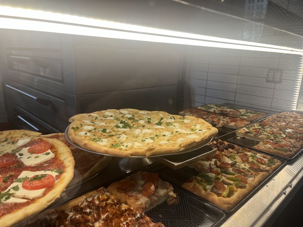 Hank’s Pizza