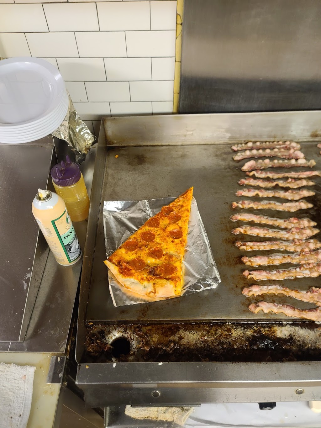 Gina's Pizzeria