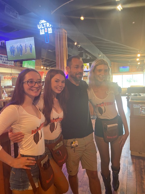 Hooters, Texarkana, TX