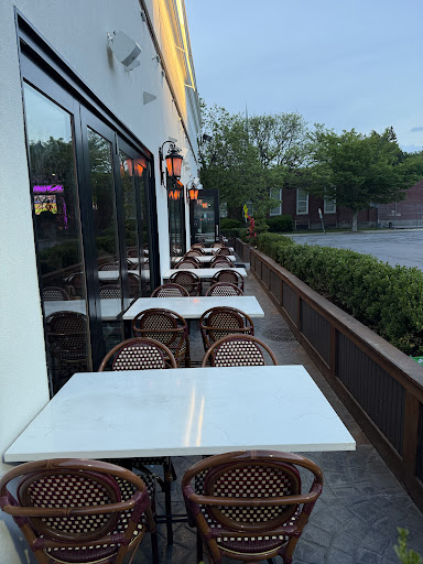 Jade Eatery and Lounge