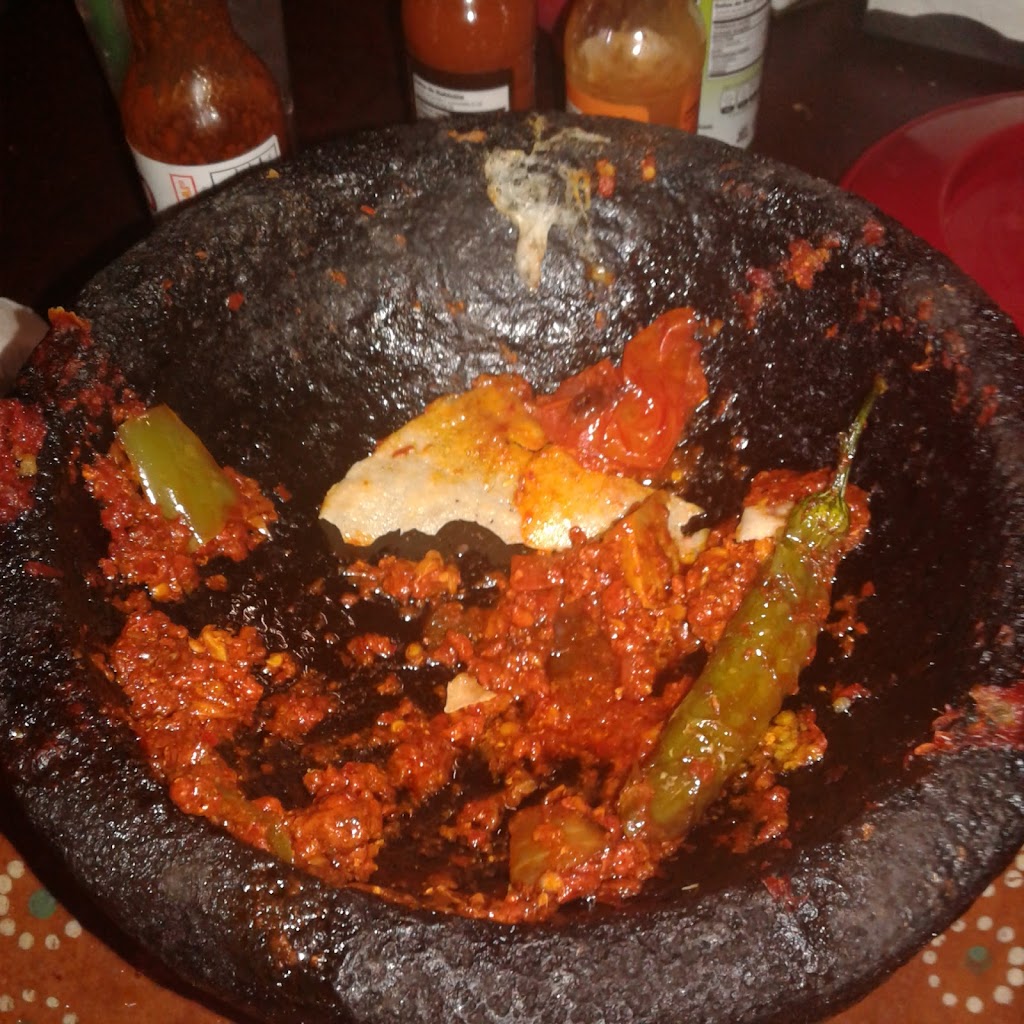 Carnes y Mariscos Los Molcajetes Restaurant