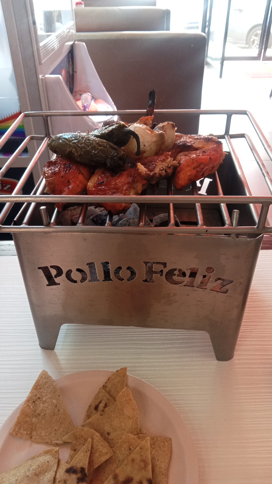 El Pollo Feliz