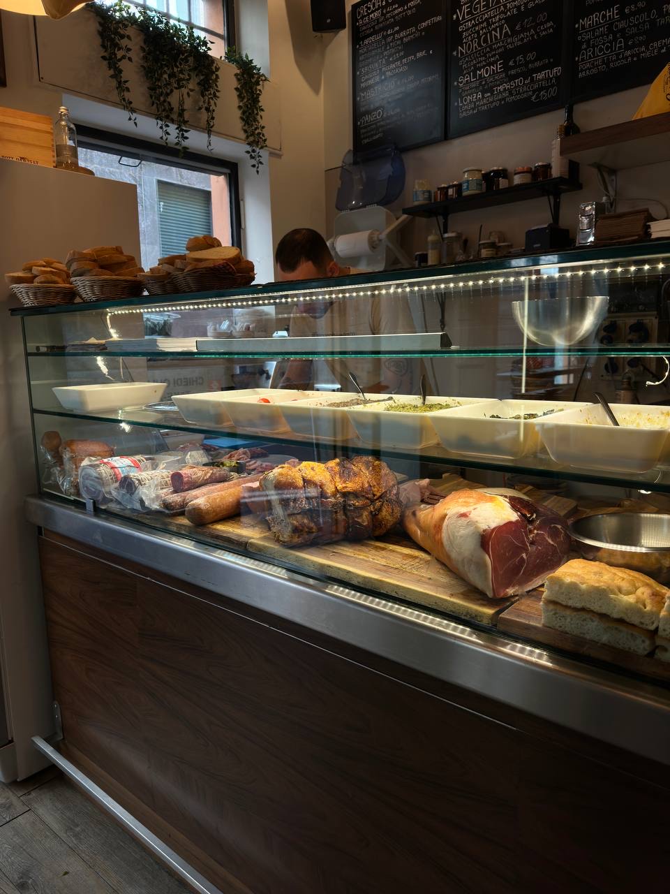 La Bottega Marchigiana, Lombardia, Italy