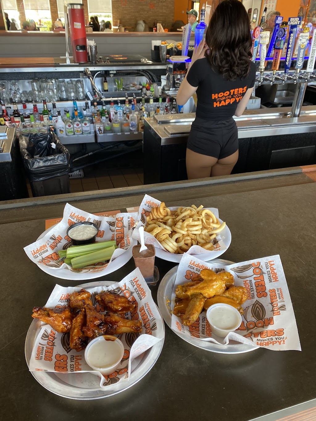 Hooters