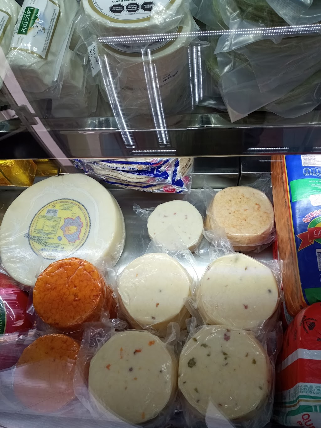 Cremería y Antojitos
