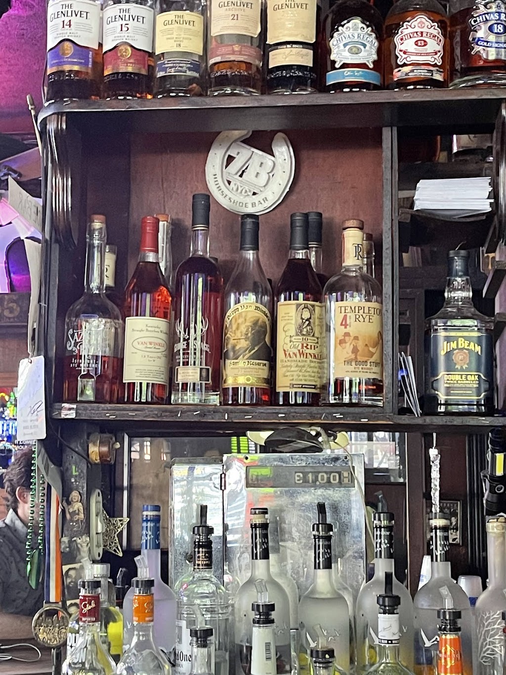 Vazacs Horseshoe Bar