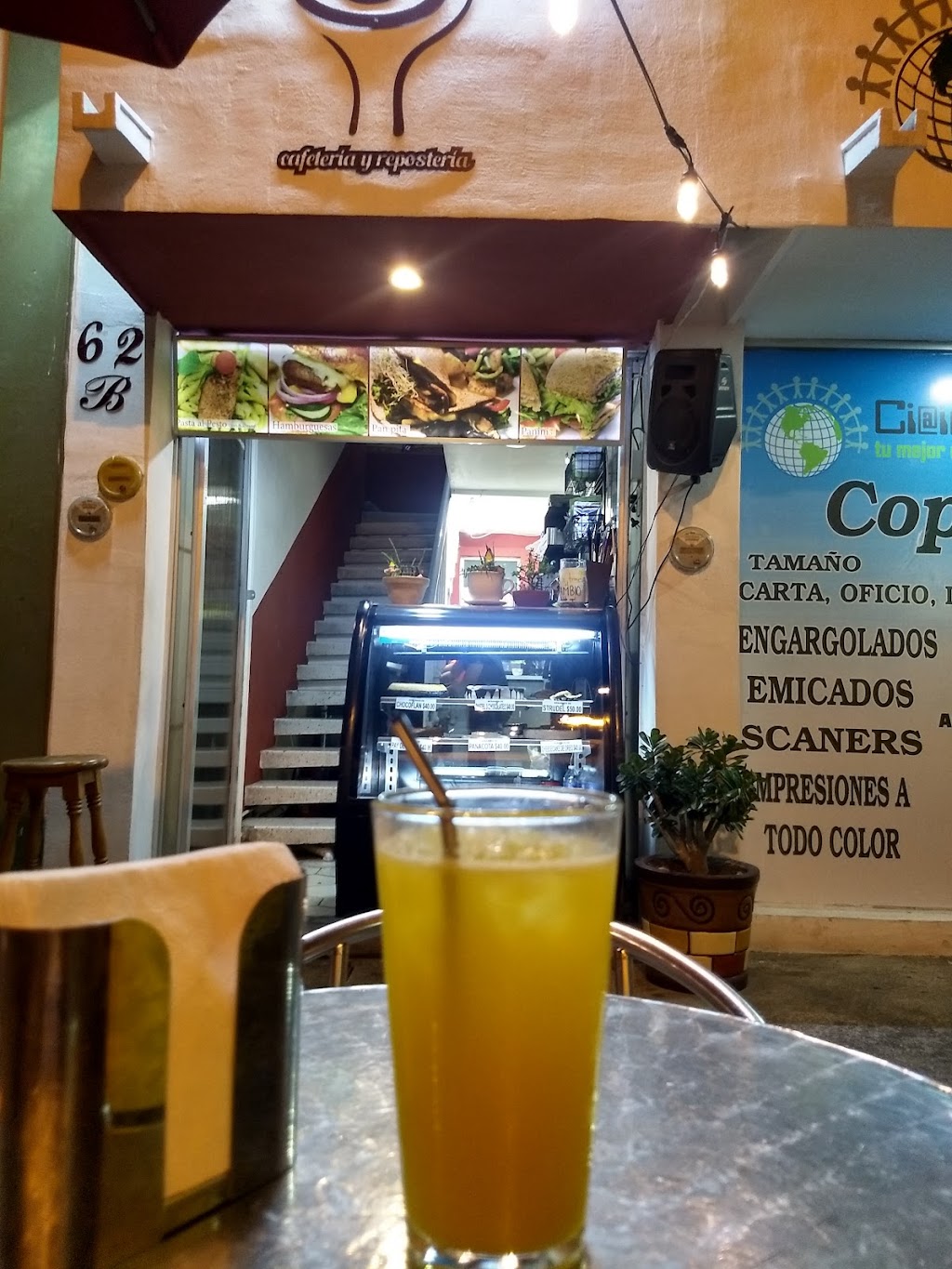 Llueve Café