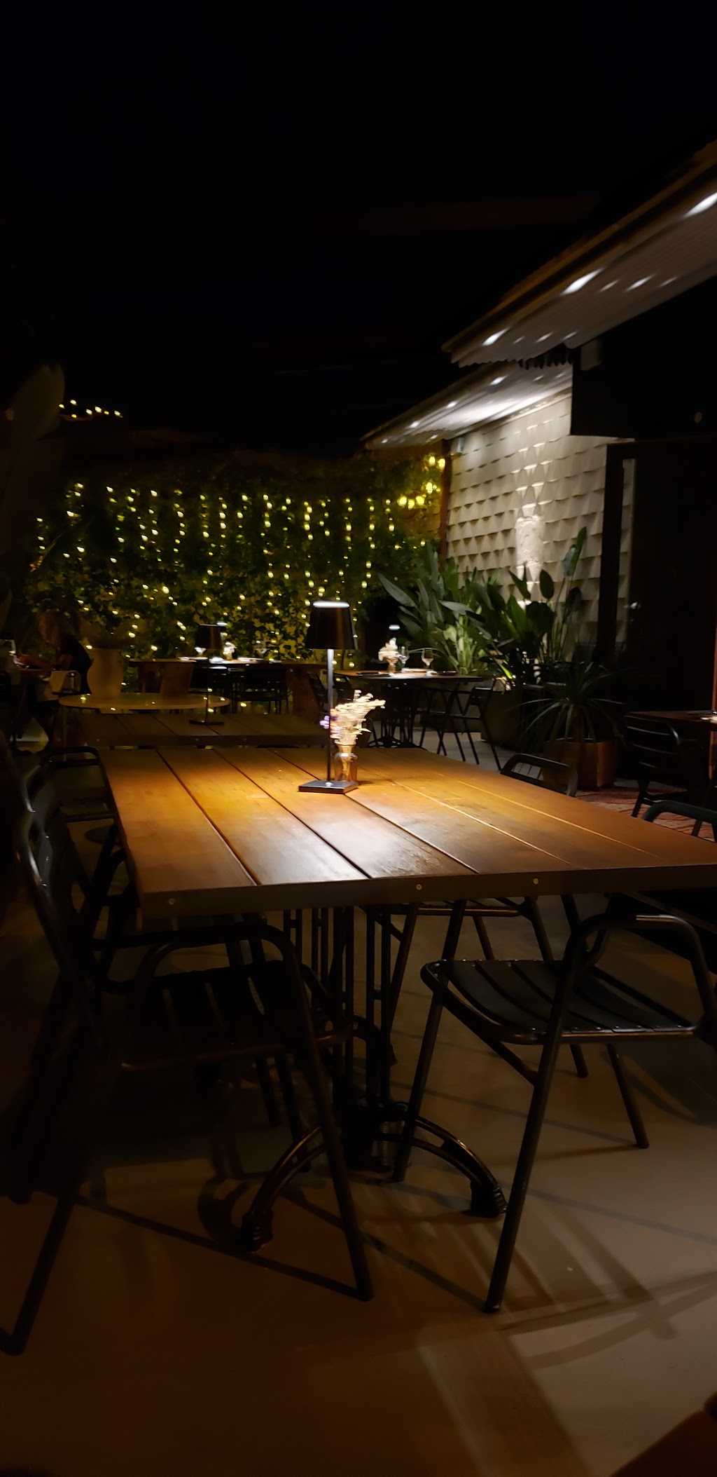 Smalls Restaurant