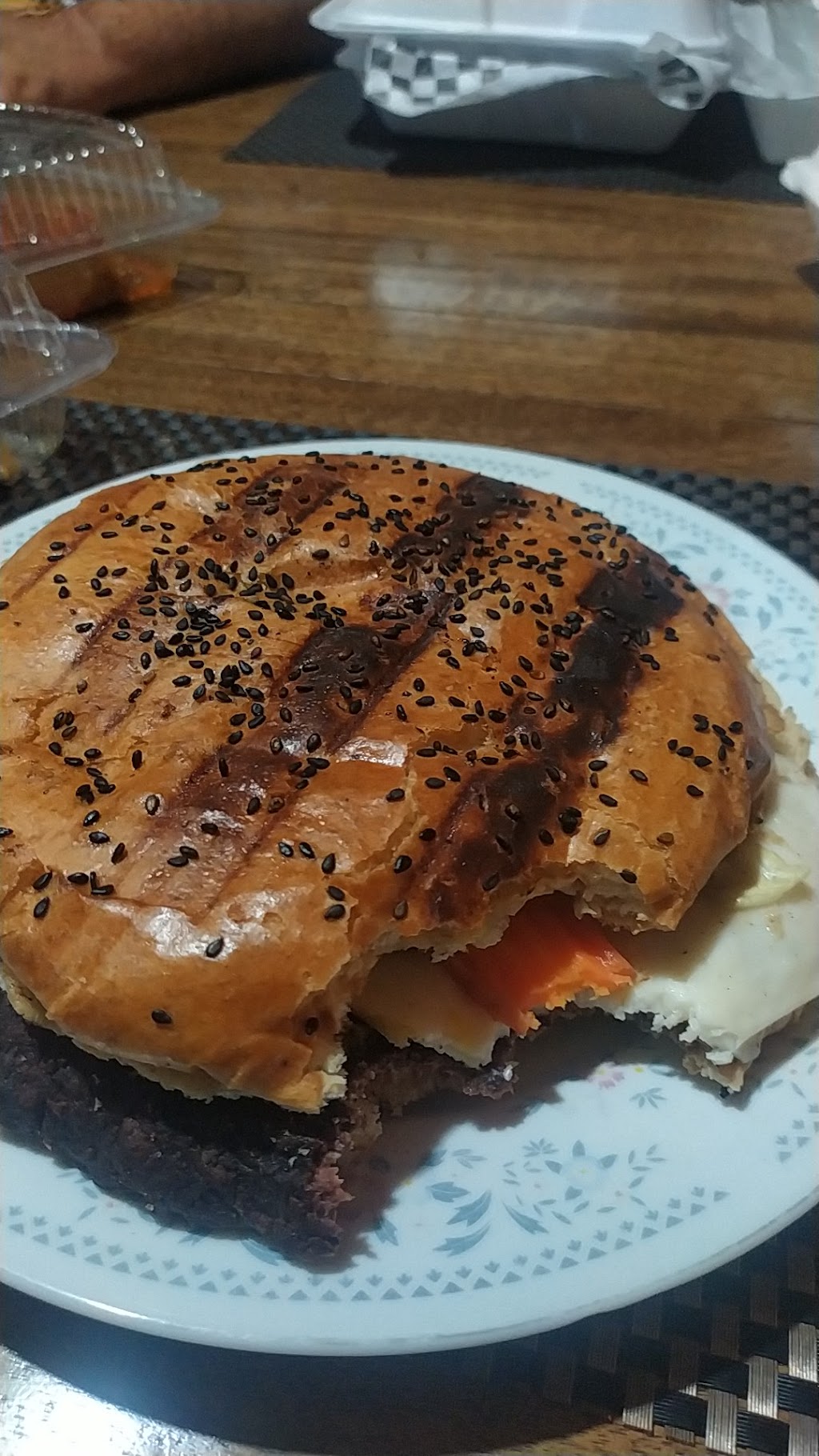 Hamburguesas 100% de res al carbón " El Buen Asador "