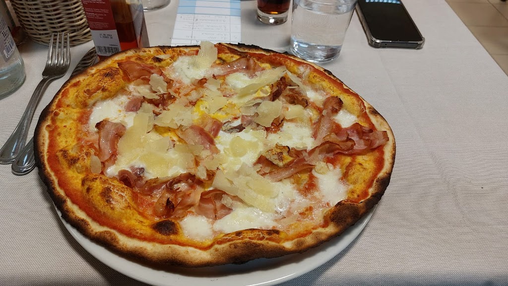 Pizzeria Ristorante Ponderose, Dello