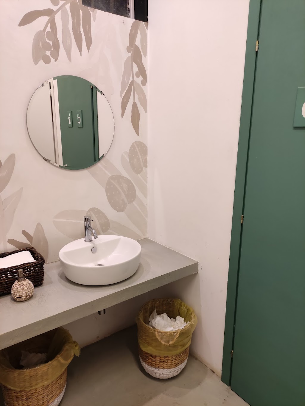 Ombiasy Restaurant