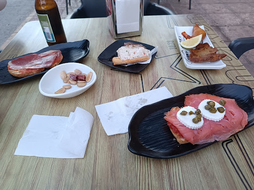 Tira la caña