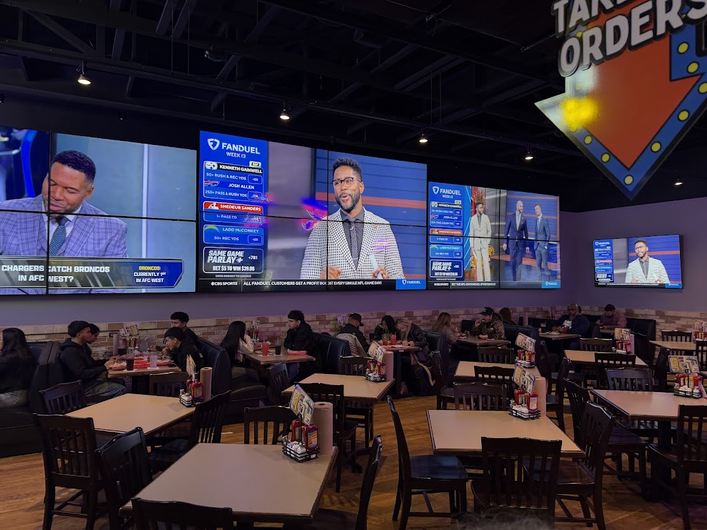 Pluckers Wing Bar