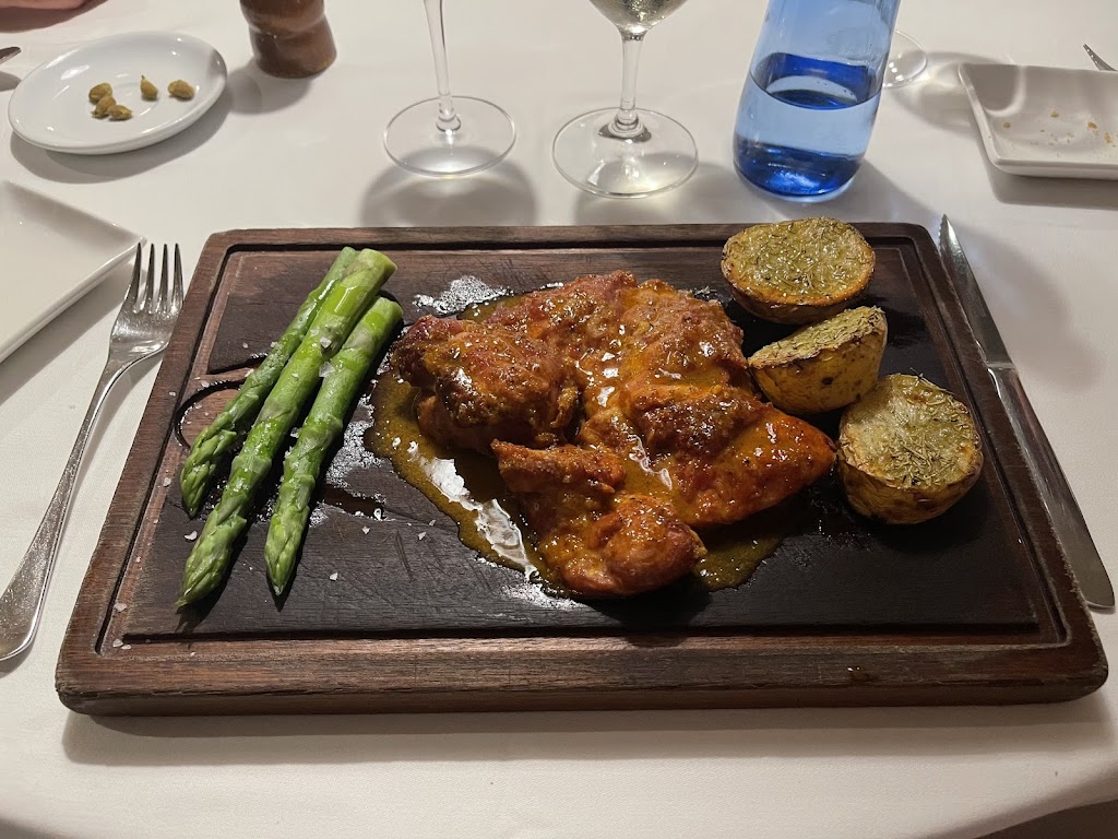 Komokieras, Sitges