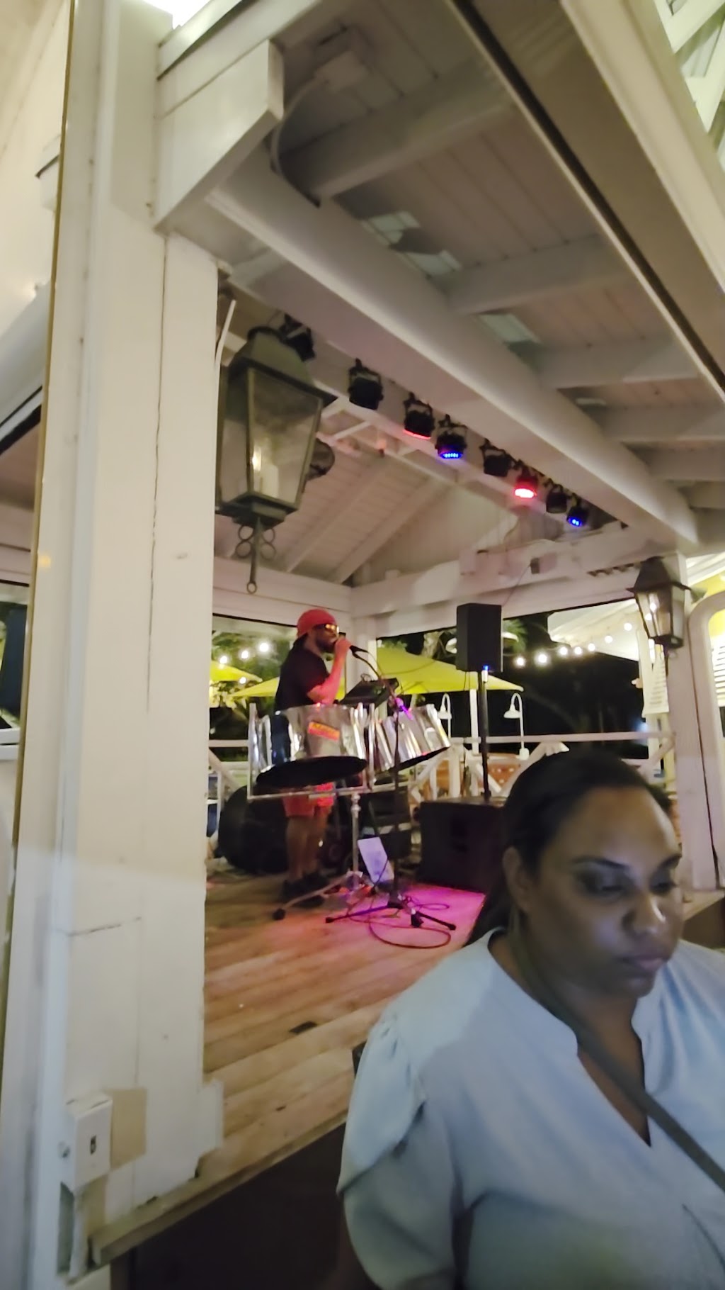 Bahama Breeze