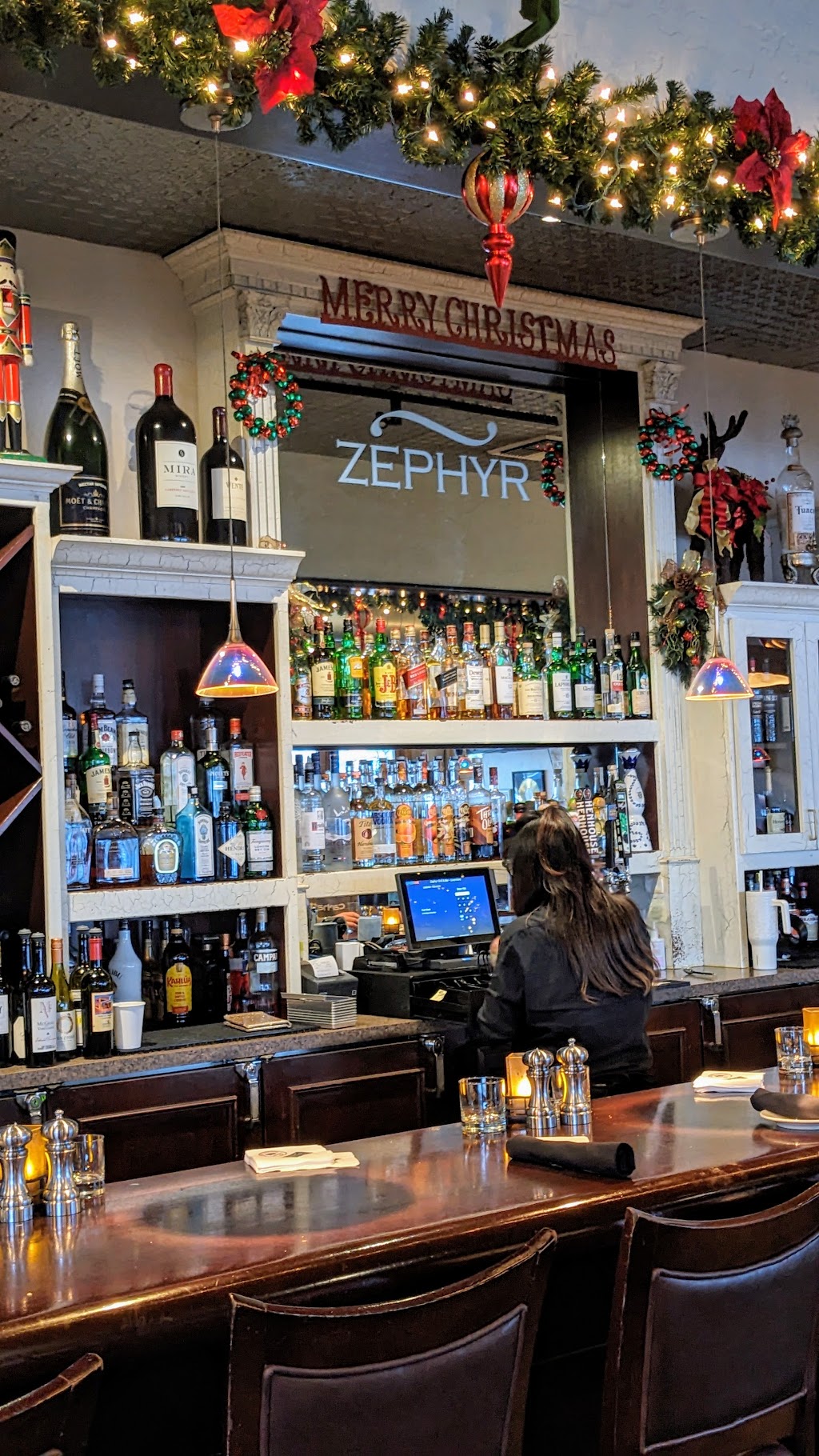 Zephyr Bar and Grill