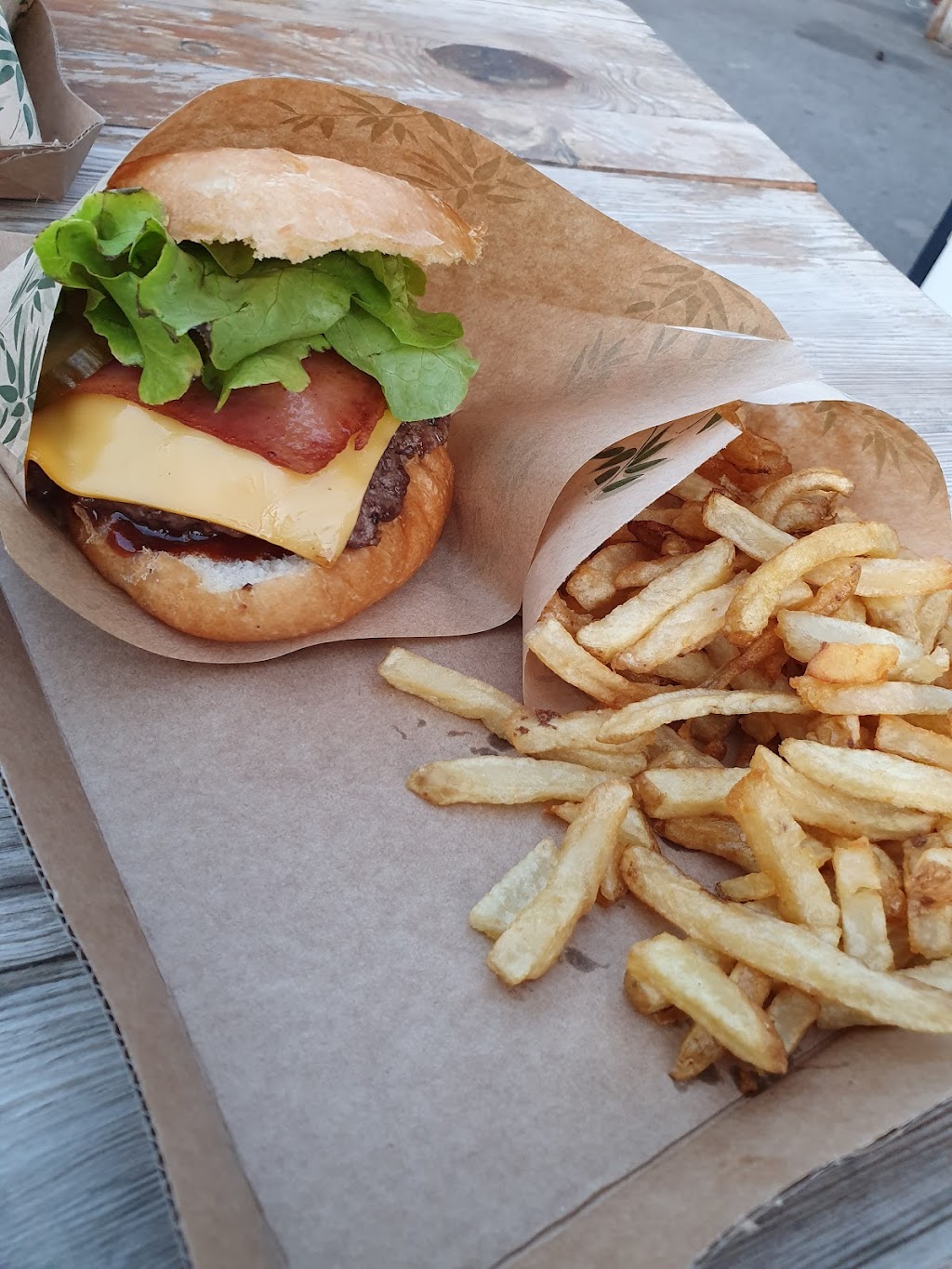 4 Blooms Burgers & Fries